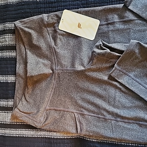 NWT Fabletics high-waisted side pockets7/8 leggings, size M. - Picture 2 of 7
